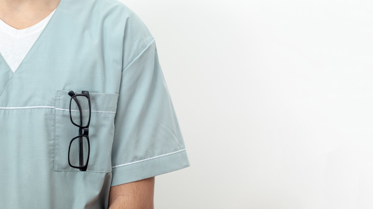 functional pocket scrubs