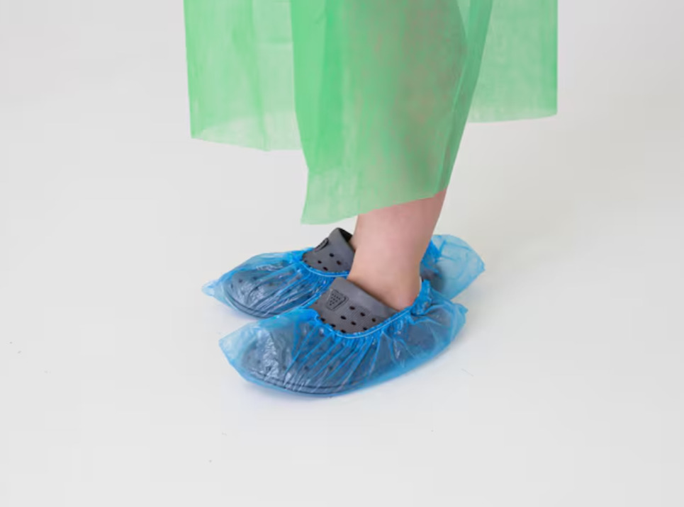 CPE vs PP Shoe Covers